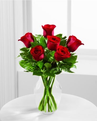 Charming Rose Bouquet Flower Arrangement